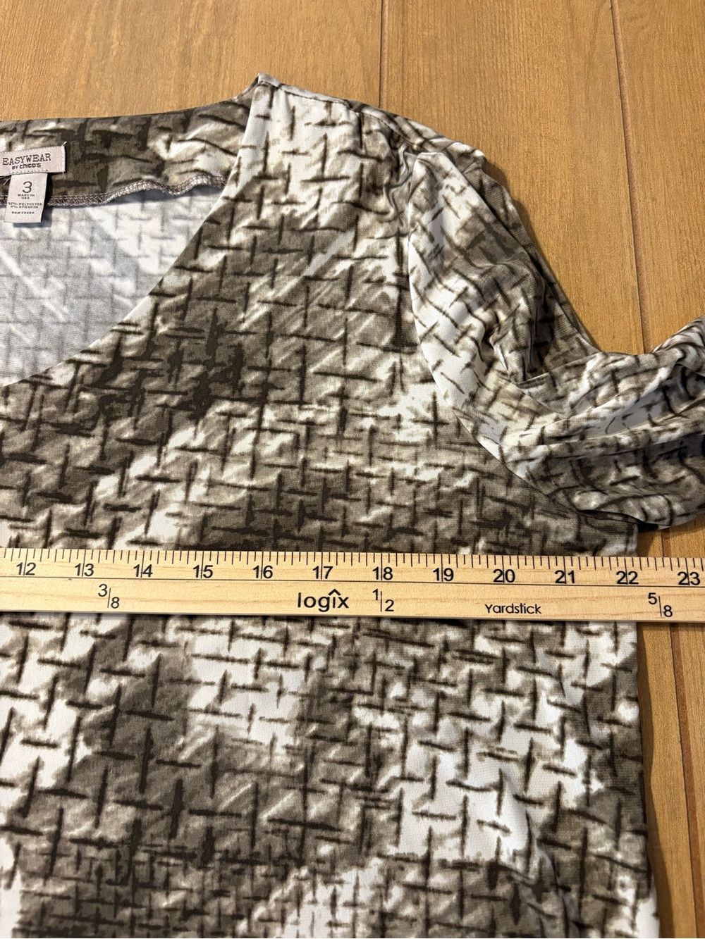 Easywear by Chico's Top Women 3 Gray White Abstract V-Neck 3/4 Sleeve Modern USA - Picture 8 of 10